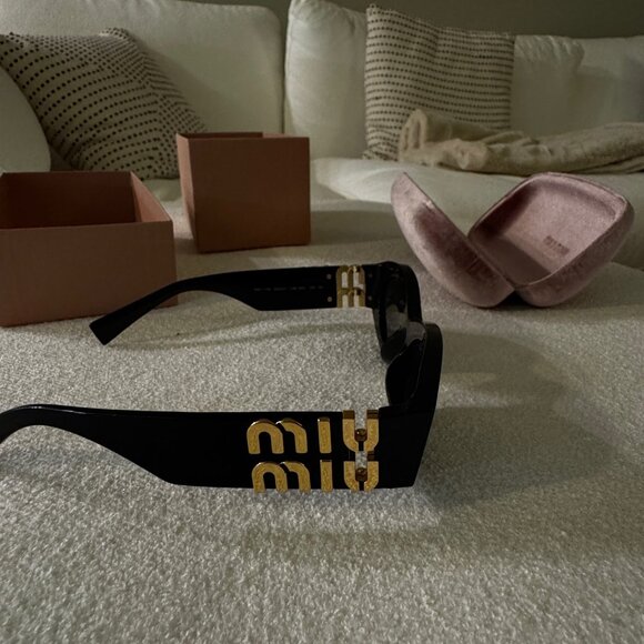 MIU MIU Sunglasses - Picture 7 of 10